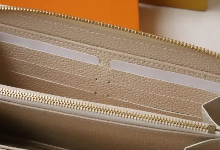 LV Wallets 4192D-0018