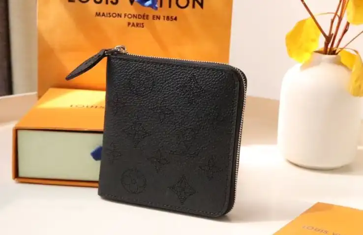 LV Wallets 4192D-0019
