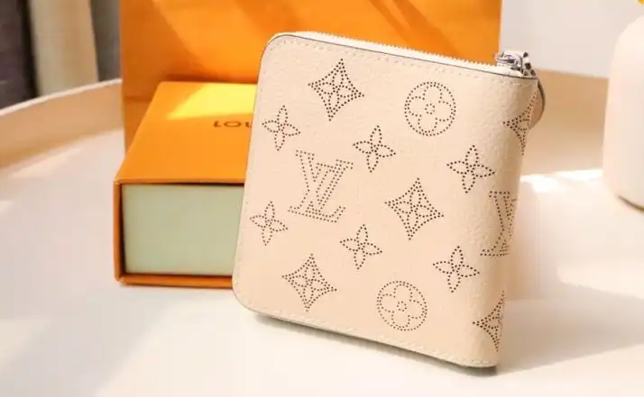 LV Wallets 4192D-0020