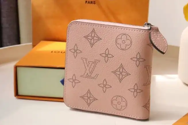 LV Wallets 4192D-0021