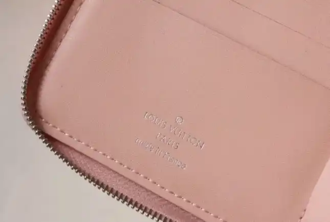 LV Wallets 4192D-0021