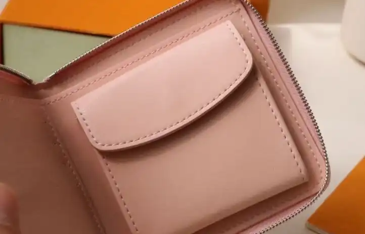 LV Wallets 4192D-0021