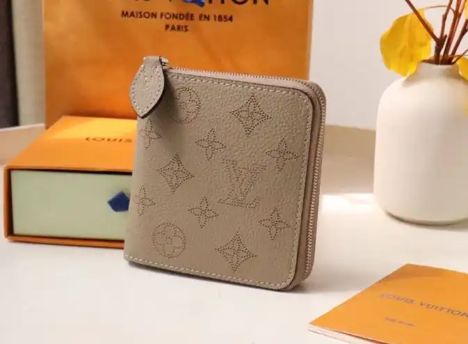 LV Wallets 4192D-0022