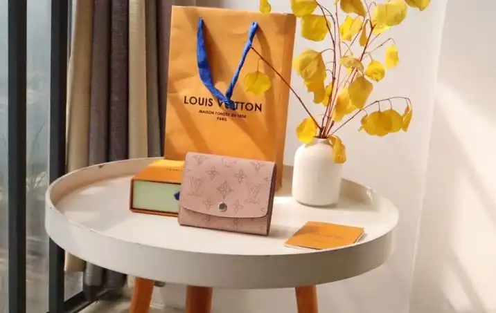 LV Wallets 4192D-0023