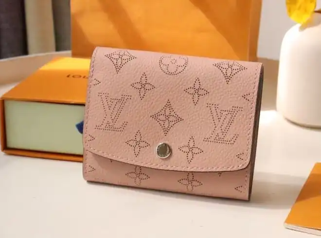 LV Wallets 4192D-0023