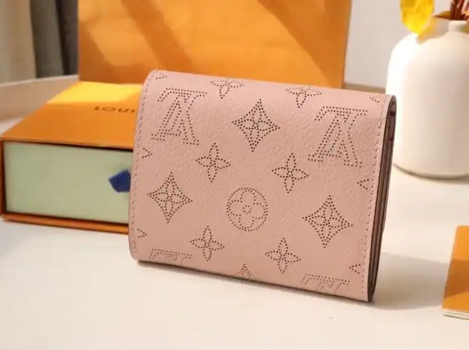 LV Wallets 4192D-0023