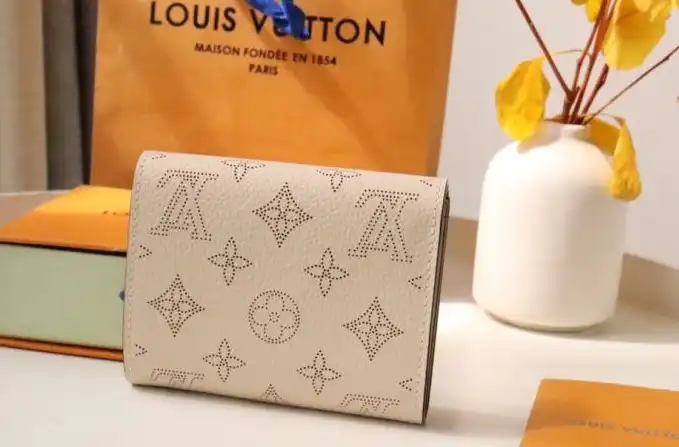 LV Wallets 4192D-0024