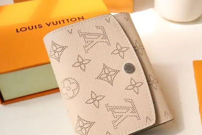 LV Wallets 4192D-0024