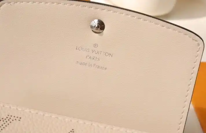 LV Wallets 4192D-0024