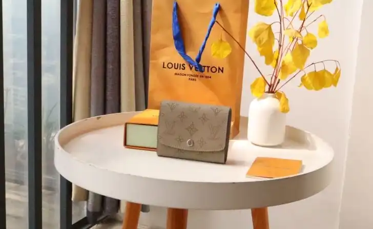 LV Wallets 4192D-0025