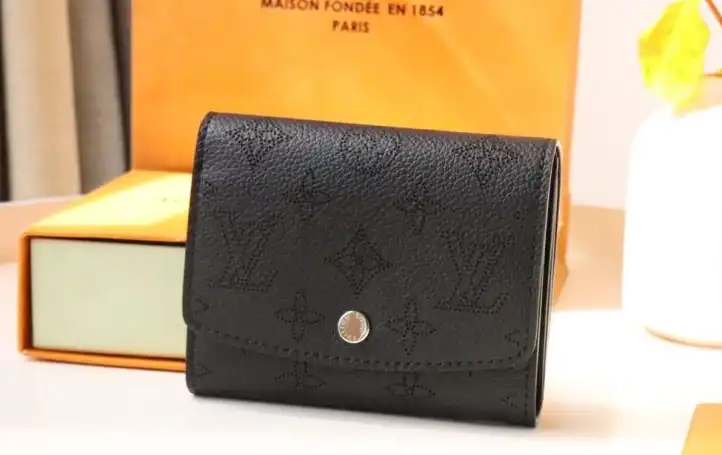 LV Wallets 4192D-0026
