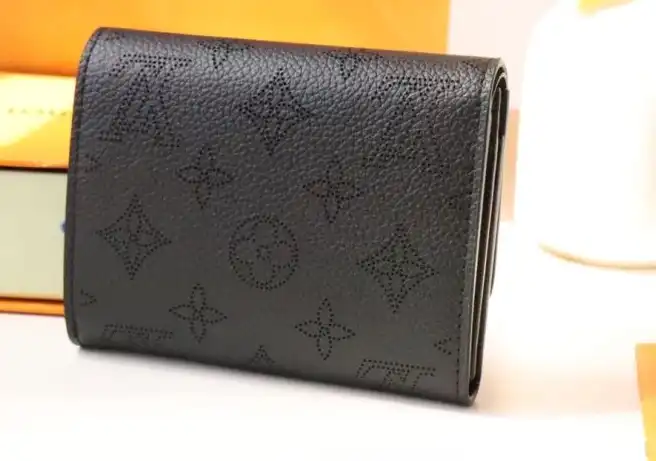 LV Wallets 4192D-0026