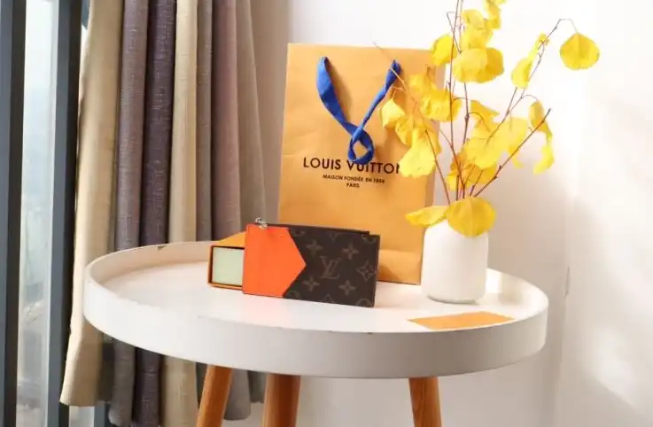 LV Wallets 4192D-0027