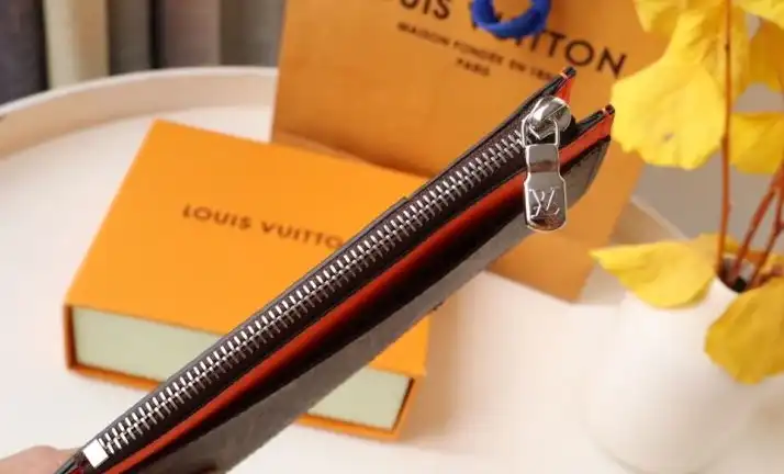 LV Wallets 4192D-0027