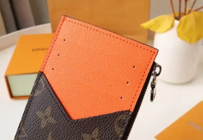 LV Wallets 4192D-0027