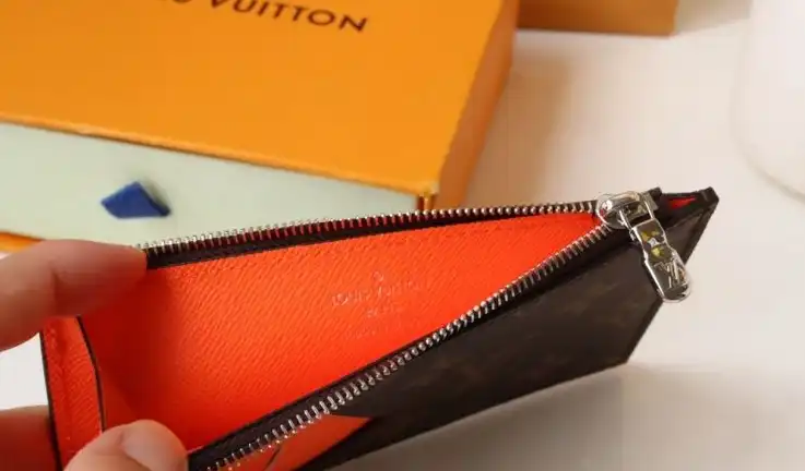 LV Wallets 4192D-0027
