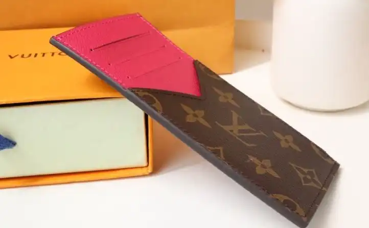 LV Wallets 4192D-0028