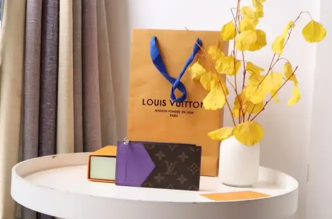 LV Wallets 4192D-0029