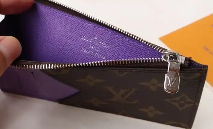 LV Wallets 4192D-0029