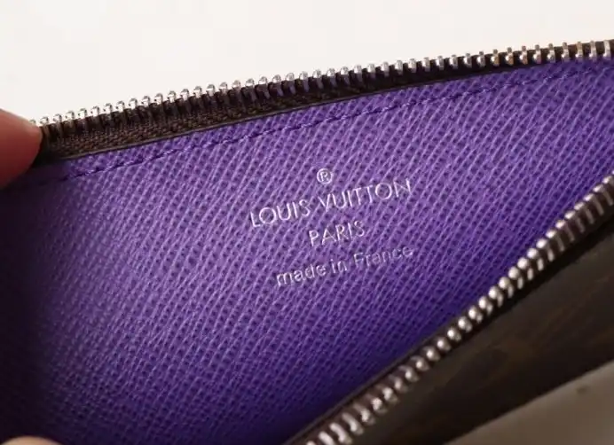 LV Wallets 4192D-0029