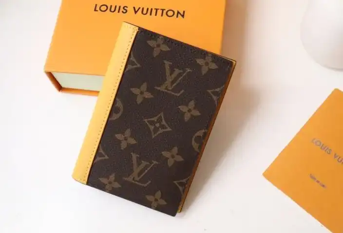 LV Wallets 4192D-0036