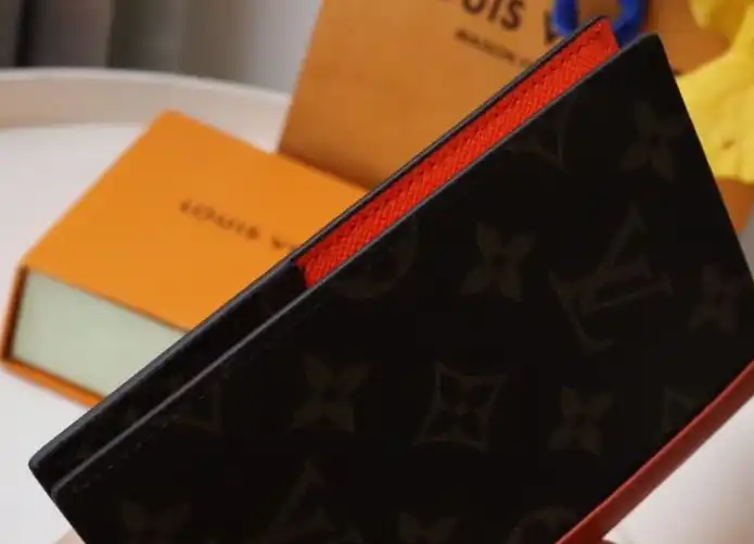 LV Wallets 4192D-0037