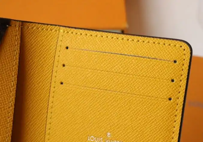 LV Wallets 4192D-0038
