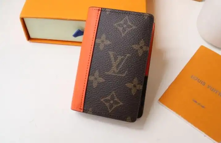 LV Wallets 4192D-0039