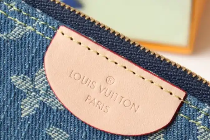LV Wallets 4192D-0046