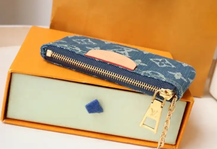 LV Wallets 4192D-0046