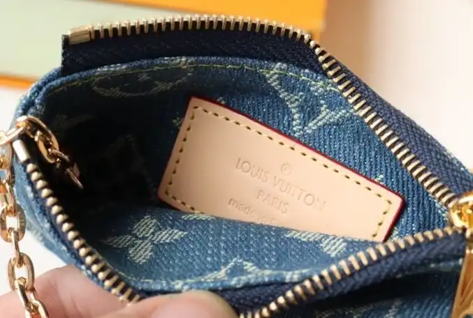 LV Wallets 4192D-0046