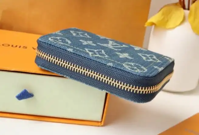 LV Wallets 4192D-0047