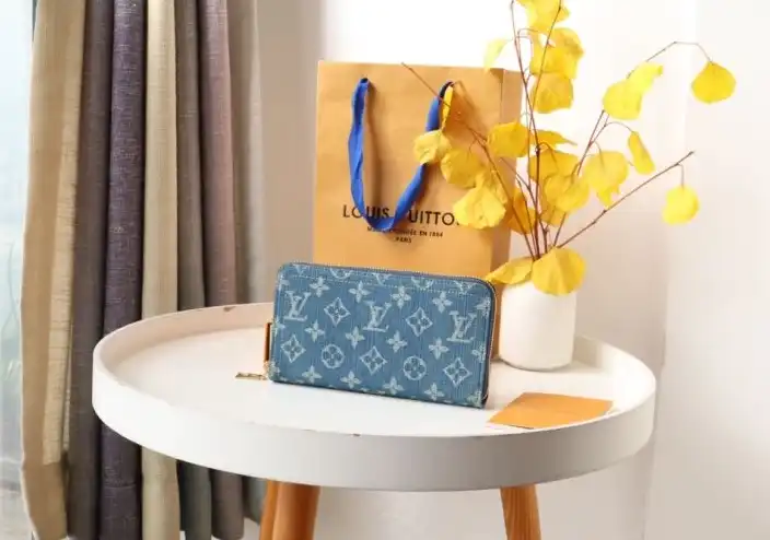 LV Wallets 4192D-0048