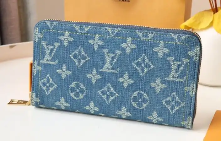 LV Wallets 4192D-0048