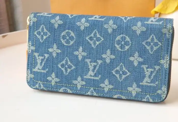 LV Wallets 4192D-0048