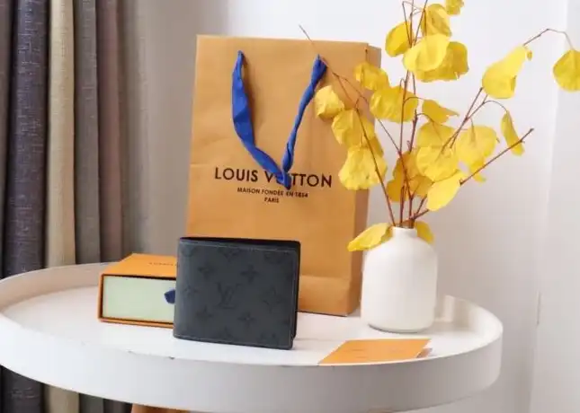 LV Wallets 4192D-0062