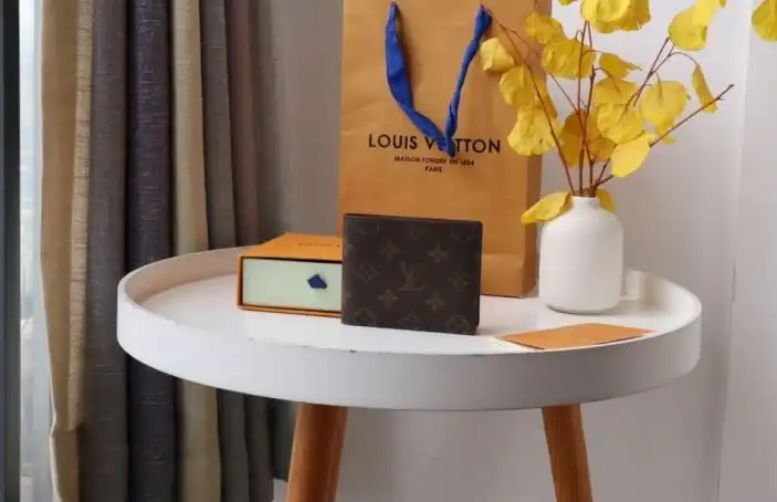 LV Wallets 4192D-0063