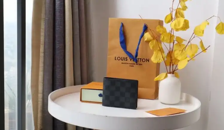 LV Wallets 4192D-0065