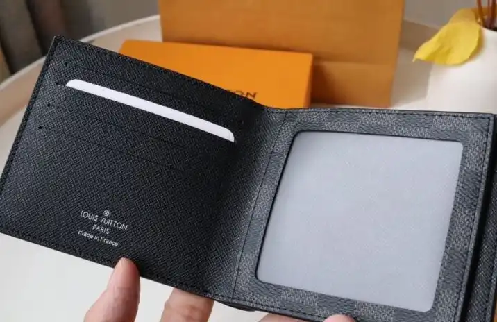LV Wallets 4192D-0067