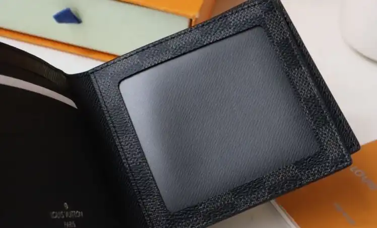 LV Wallets 4192D-0067