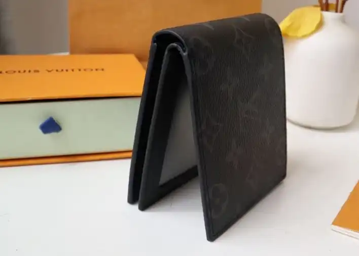 LV Wallets 4192D-0068