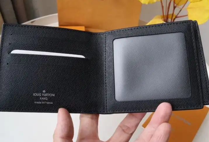 LV Wallets 4192D-0068