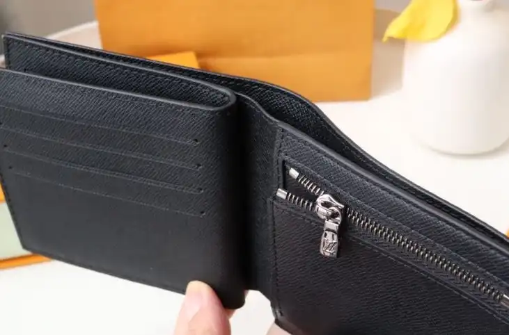 LV Wallets 4192D-0068