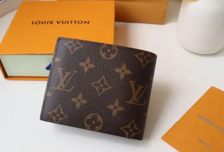 LV Wallets 4192D-0069
