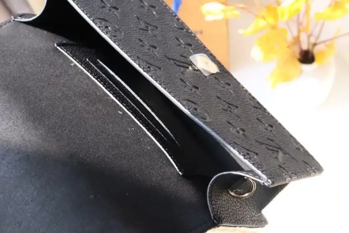 LV Wallets 4192D-0071