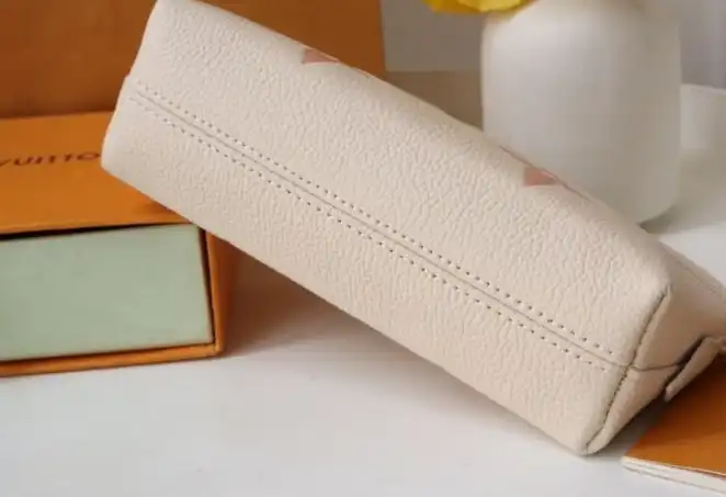 LV Clutch Bags 4192D-0082