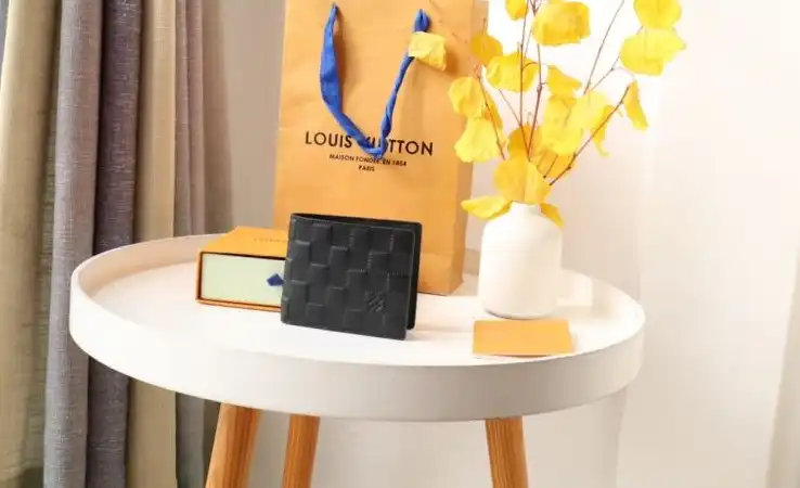 LV Wallets 4192D-0083