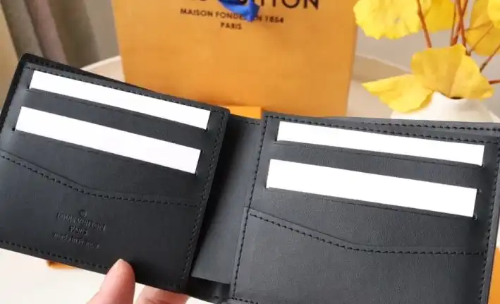 LV Wallets 4192D-0083