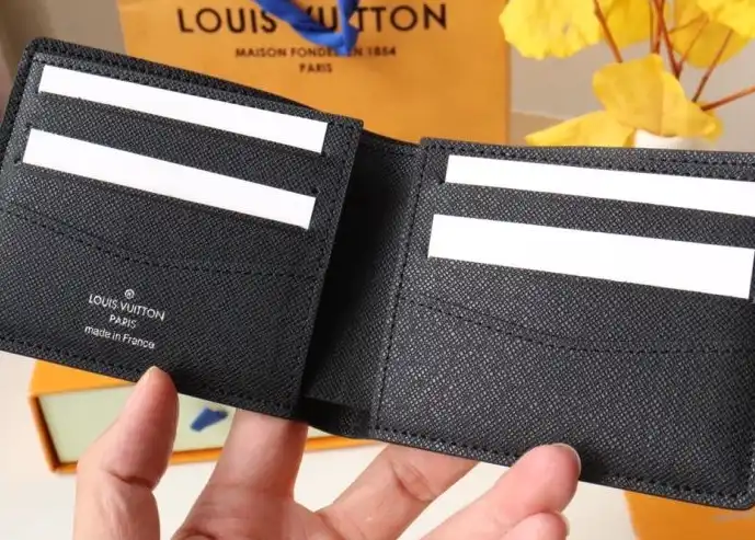 LV Wallets 4192D-0084