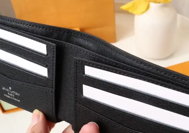 LV Wallets 4192D-0084
